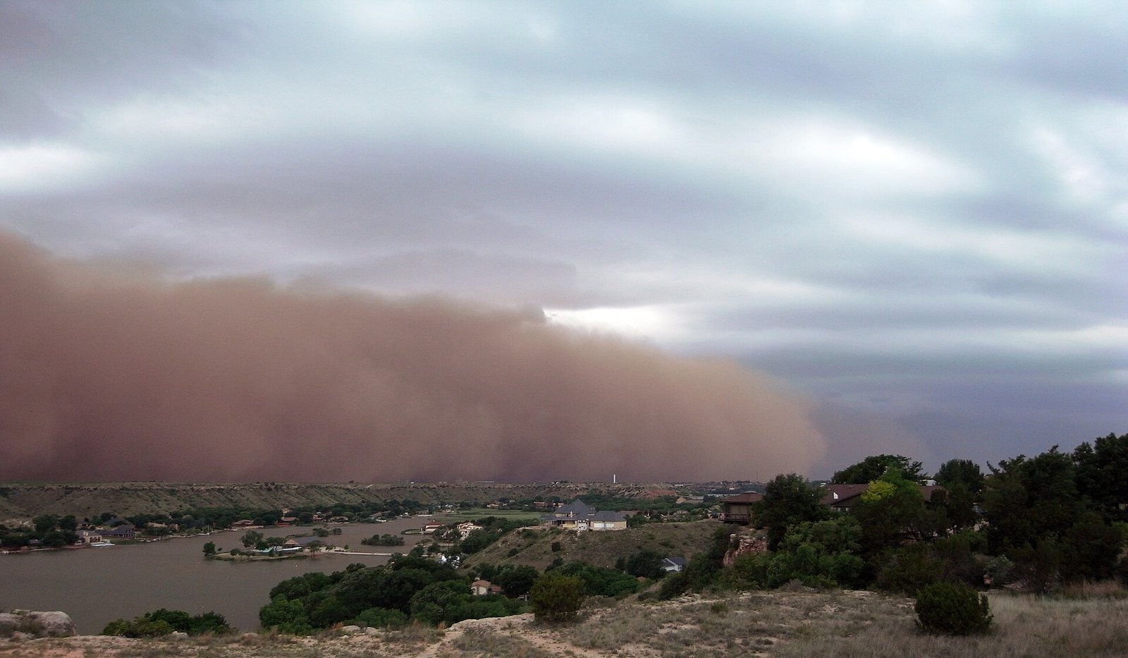 Massive dust storm (haboob) rolling over Ransom Canyon near Lubbock, Texas, in 2009